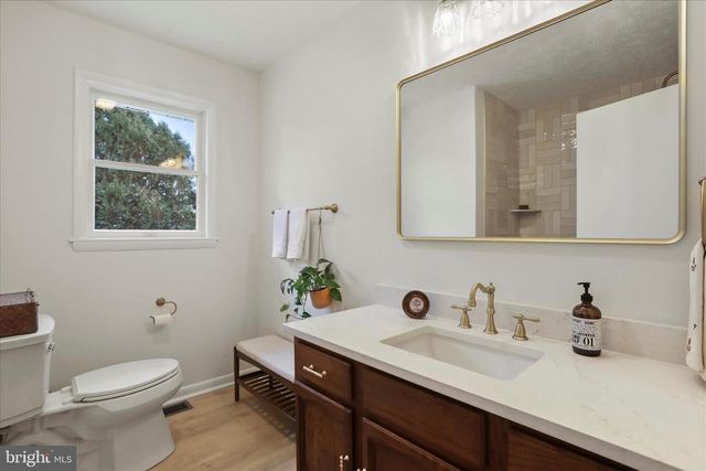 717 W LOCUST ST, Woodstock, VA 22664