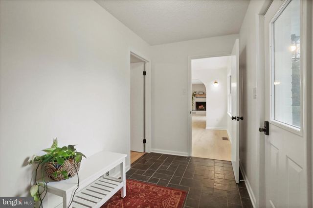 717 W LOCUST ST, Woodstock, VA 22664