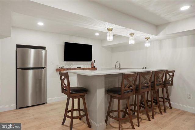 717 W LOCUST ST, Woodstock, VA 22664