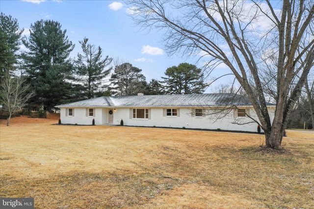 717 W LOCUST ST, Woodstock, VA 22664