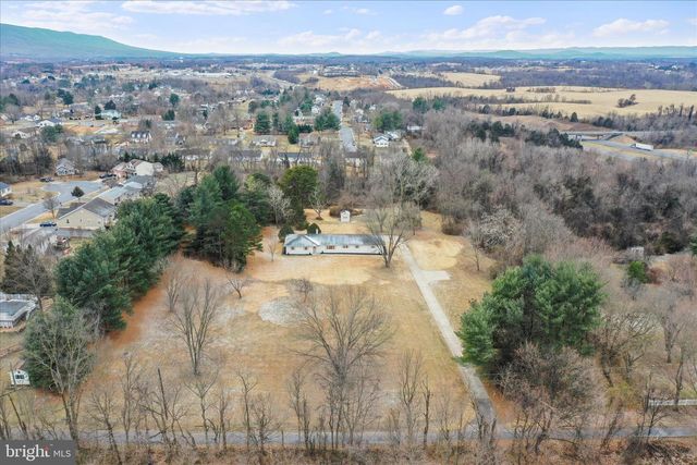 717 W LOCUST ST, Woodstock, VA 22664