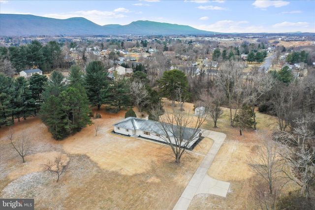 717 W LOCUST ST, Woodstock, VA 22664