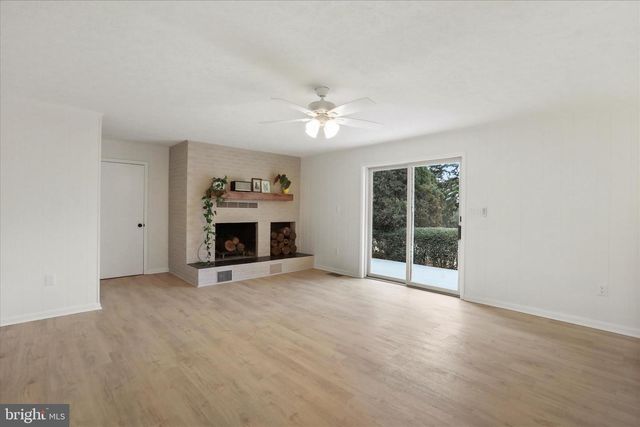 717 W LOCUST ST, Woodstock, VA 22664