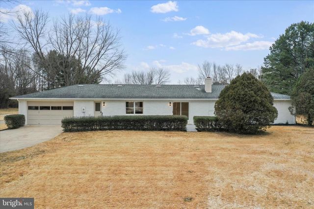 717 W LOCUST ST, Woodstock, VA 22664