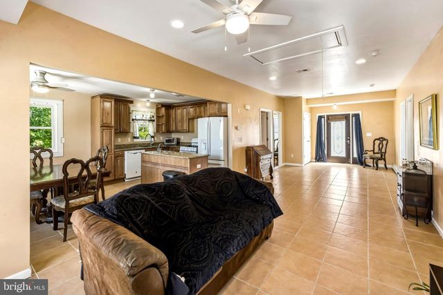 2 SPAR CT, Tuckerton, NJ 08087