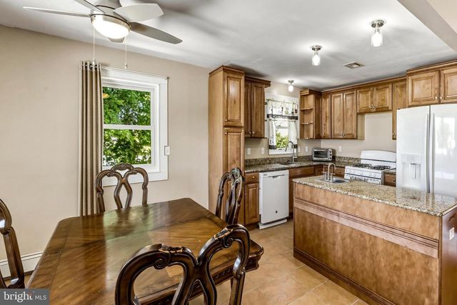 2 SPAR CT, Tuckerton, NJ 08087