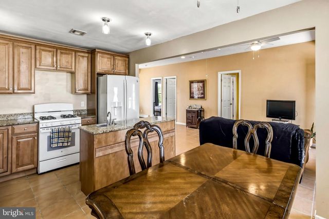 2 SPAR CT, Tuckerton, NJ 08087