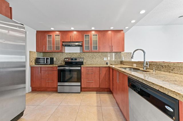 2851 S Palm Aire Drive 101, Pompano Beach, FL 33069