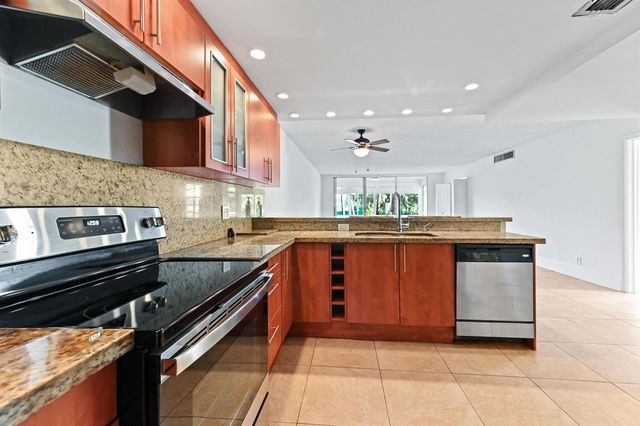2851 S Palm Aire Drive 101, Pompano Beach, FL 33069