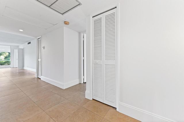 2851 S Palm Aire Drive 101, Pompano Beach, FL 33069