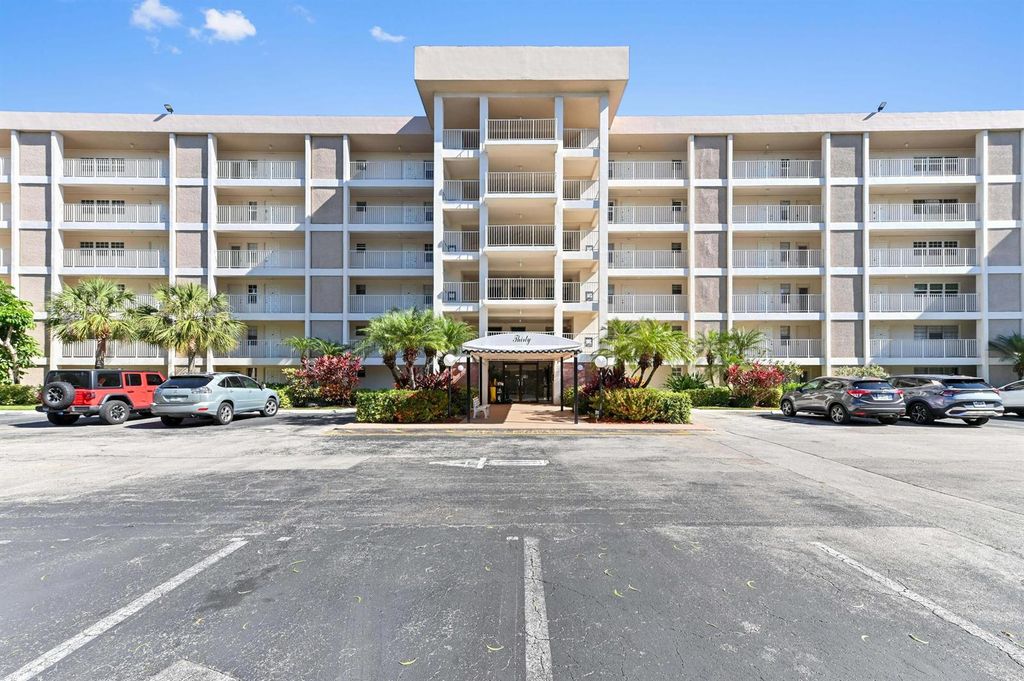 2851 S Palm Aire Drive 101, Pompano Beach, FL 33069
