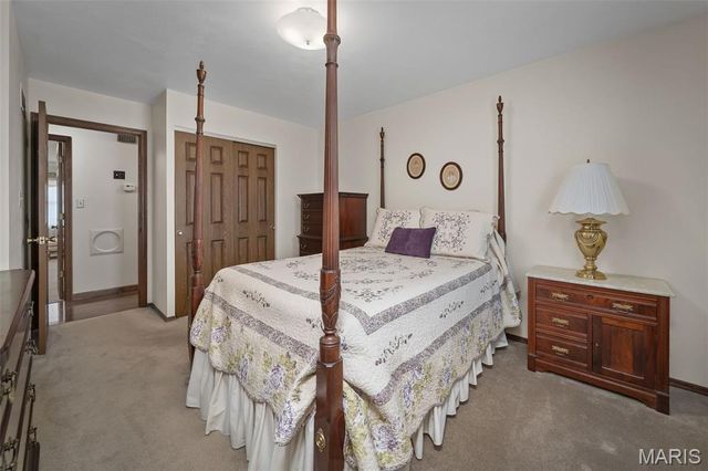 9803 Hilltop Drive, Sunset Hills, MO 63128