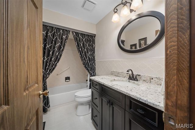 9803 Hilltop Drive, Sunset Hills, MO 63128