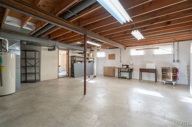 9803 Hilltop Drive, Sunset Hills, MO 63128