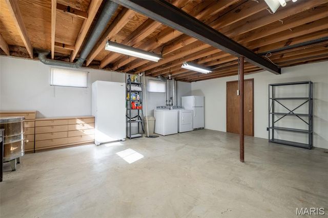 9803 Hilltop Drive, Sunset Hills, MO 63128