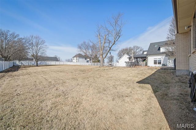 9803 Hilltop Drive, Sunset Hills, MO 63128