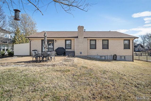 9803 Hilltop Drive, Sunset Hills, MO 63128