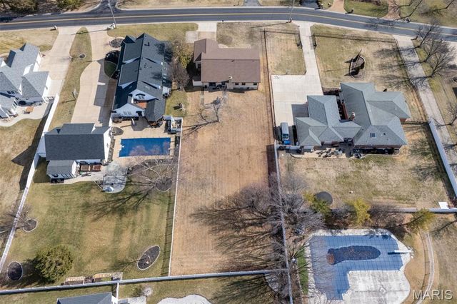 9803 Hilltop Drive, Sunset Hills, MO 63128