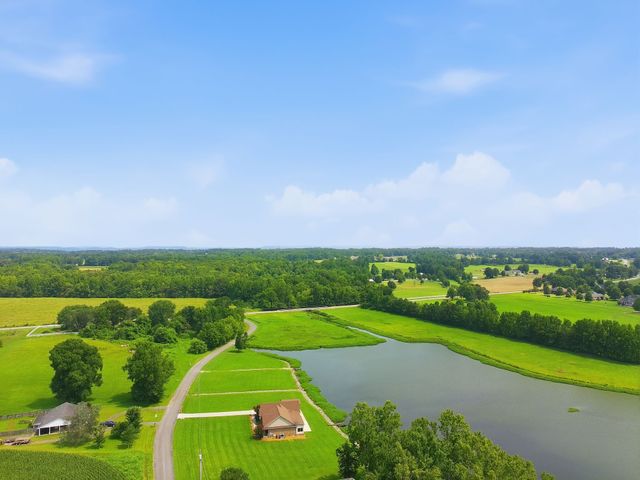 20 Rebecca West Rd, Fayetteville, TN 37334