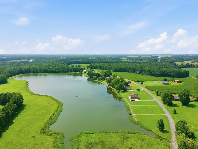 20 Rebecca West Rd, Fayetteville, TN 37334