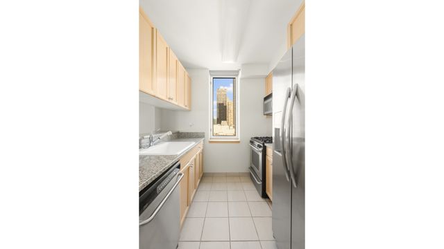 1760 2nd Ave Apt 10A, New York City, NY 10128