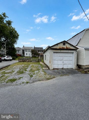 118 W SECOND ST, Waynesboro, PA 17268