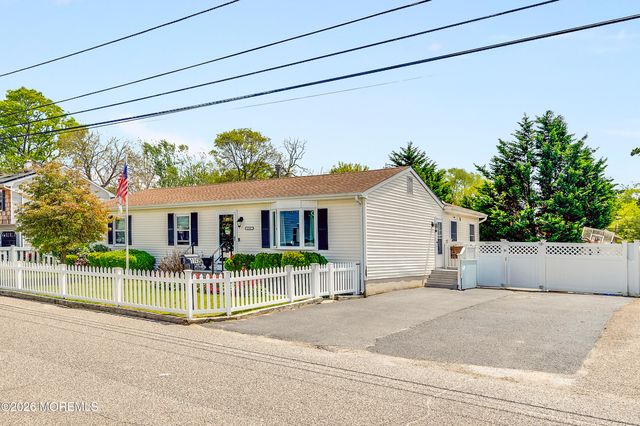 1145 Windward Avenue, Beachwood, NJ 08722