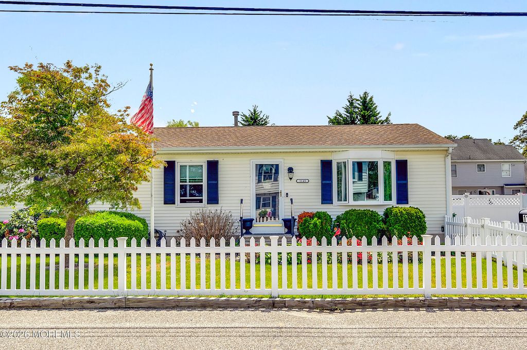 1145 Windward Avenue, Beachwood, NJ 08722