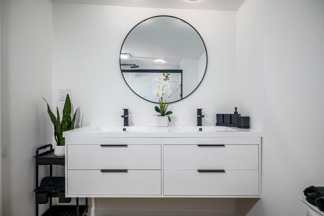 1618 Grand AVENUE, Racine, WI 53403