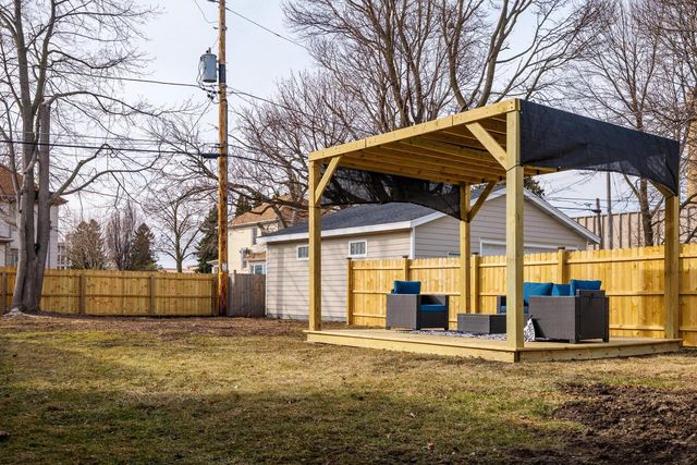 1618 Grand AVENUE, Racine, WI 53403