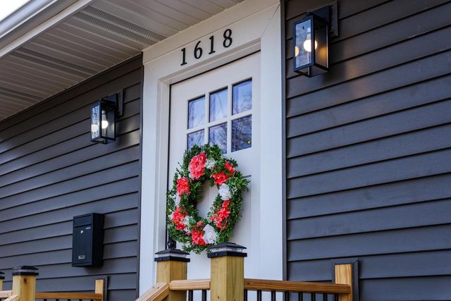 1618 Grand AVENUE, Racine, WI 53403