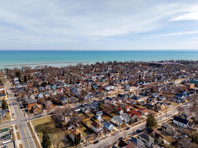 1618 Grand AVENUE, Racine, WI 53403