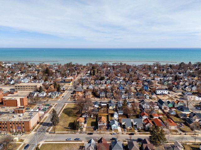1618 Grand AVENUE, Racine, WI 53403