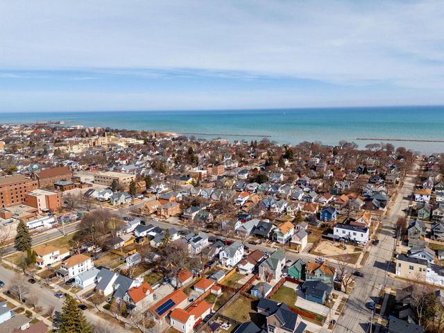 1618 Grand AVENUE, Racine, WI 53403