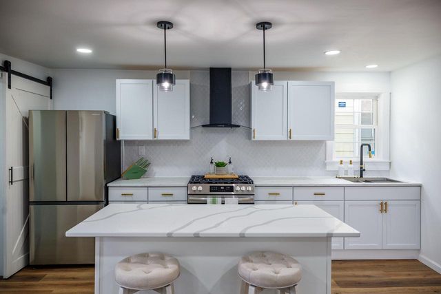 1618 Grand AVENUE, Racine, WI 53403