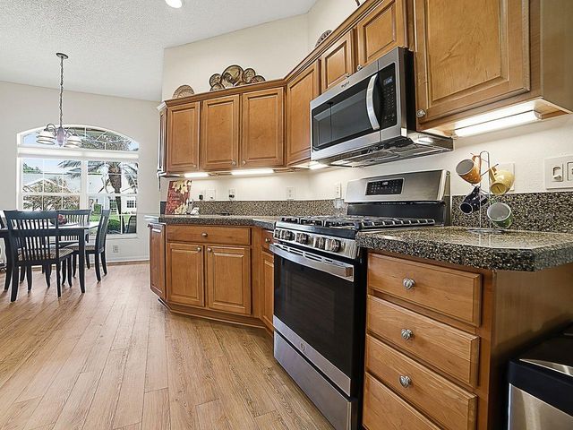 1892 WALDEN WAY, The Villages, FL 32162