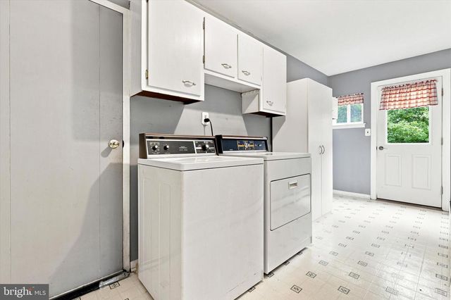 68 IROQUOIS AVE, Doylestown, PA 18901