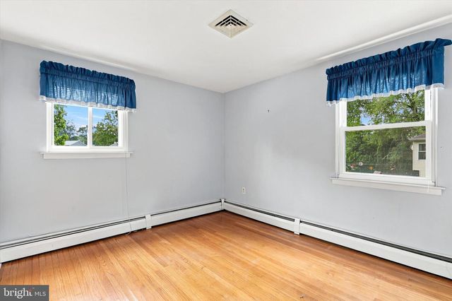 68 IROQUOIS AVE, Doylestown, PA 18901