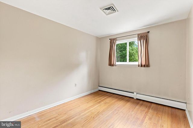 68 IROQUOIS AVE, Doylestown, PA 18901