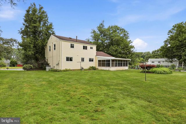 68 IROQUOIS AVE, Doylestown, PA 18901