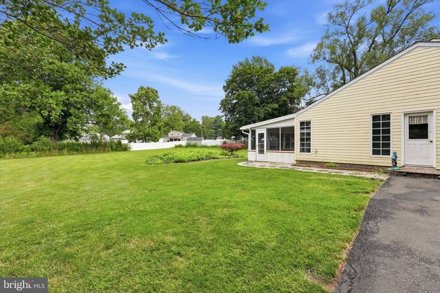 68 IROQUOIS AVE, Doylestown, PA 18901