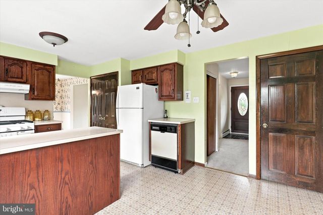 68 IROQUOIS AVE, Doylestown, PA 18901