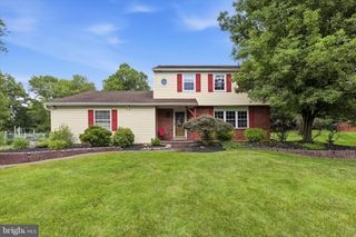 68 IROQUOIS AVE, Doylestown, PA 18901