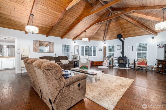 1591 E Island Lake Drive, Shelton, WA 98584