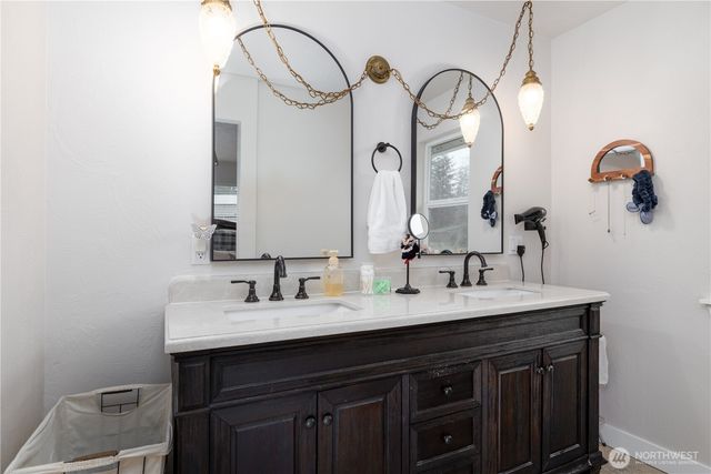 1591 E Island Lake Drive, Shelton, WA 98584