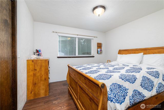 1591 E Island Lake Drive, Shelton, WA 98584