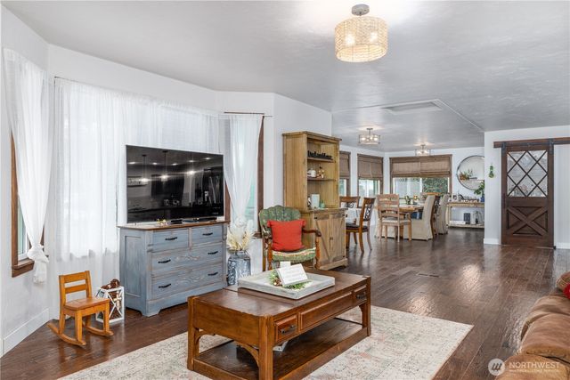 1591 E Island Lake Drive, Shelton, WA 98584