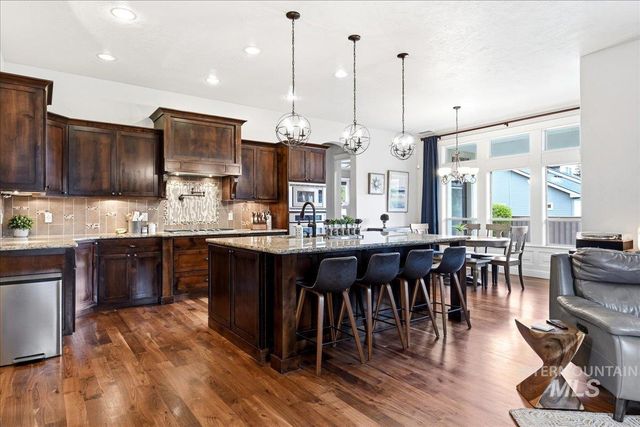 11538 W Sharpthorn Dr, Boise, ID 83709