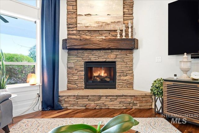 11538 W Sharpthorn Dr, Boise, ID 83709