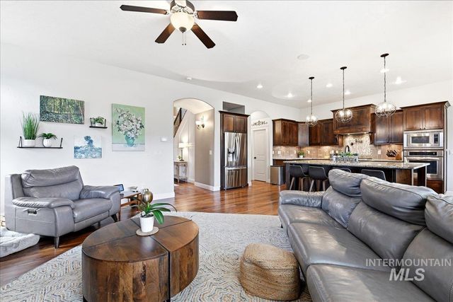 11538 W Sharpthorn Dr, Boise, ID 83709